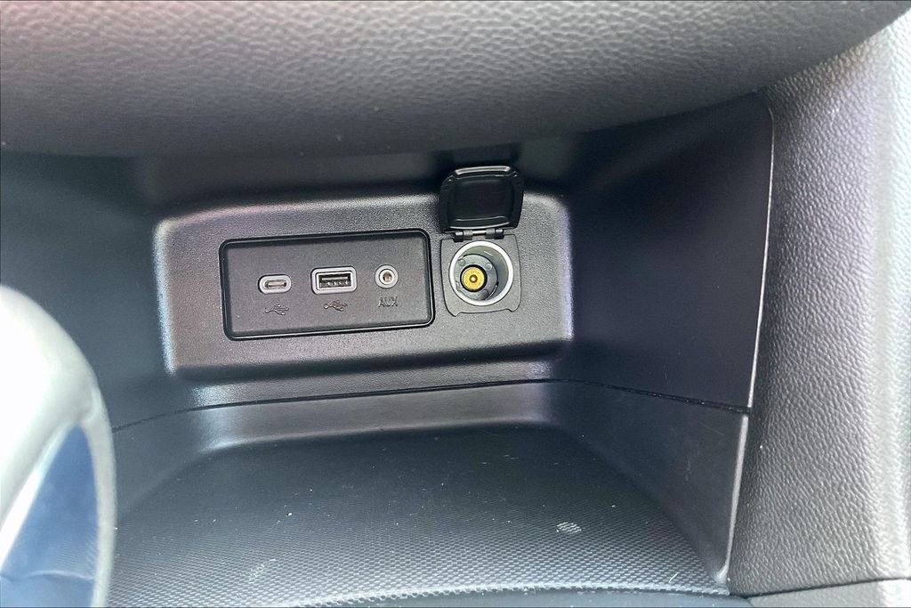 Used 2024 Chevrolet Equinox LT w/ Driver Convenience Package AWD/4WD image 16