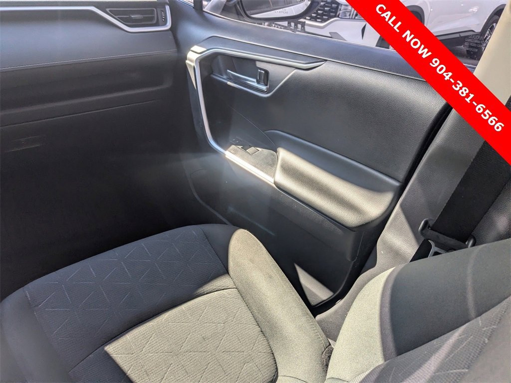 Used 2022 Toyota RAV4 XLE image 18
