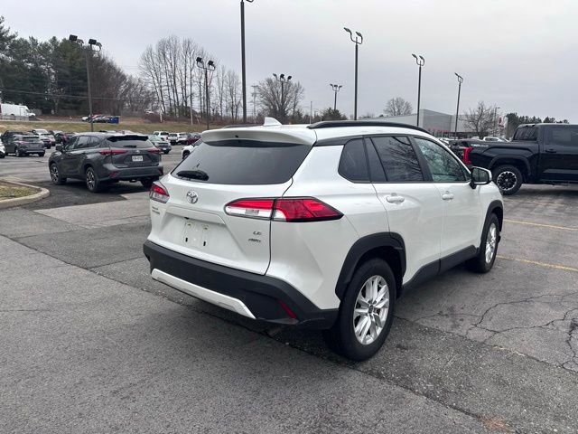 Used 2024 Toyota Corolla Cross LE w/ Moonroof Package image 3