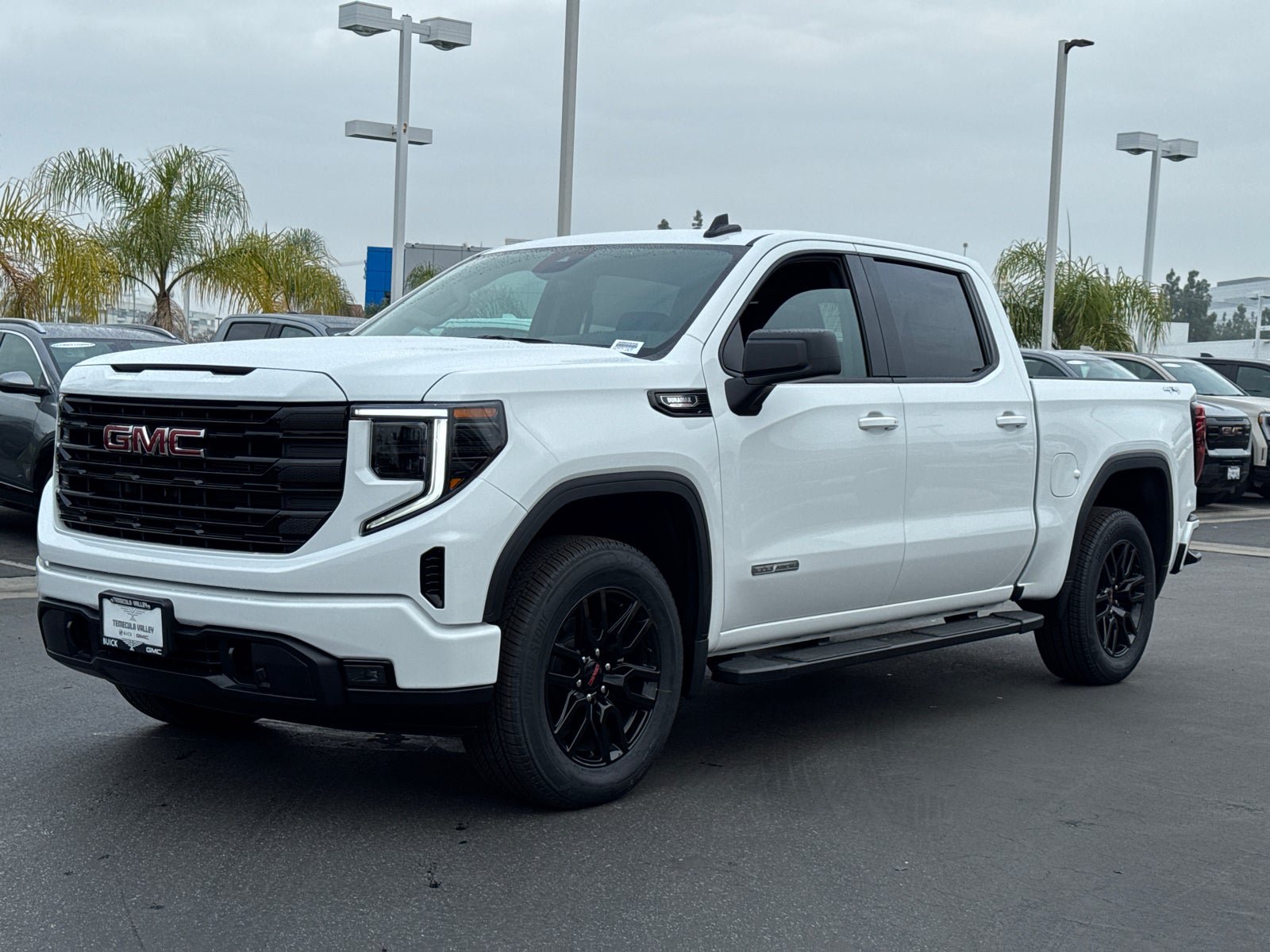 Used 2026 GMC Sierra 1500 Elevation w/ Preferred Package AWD/4WD image 4