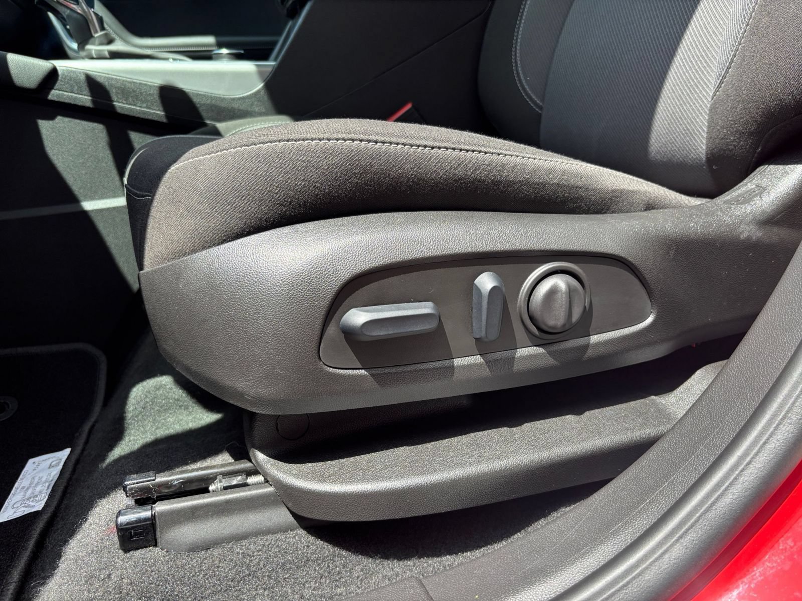 Used 2025 Chevrolet Blazer LT FWD image 22