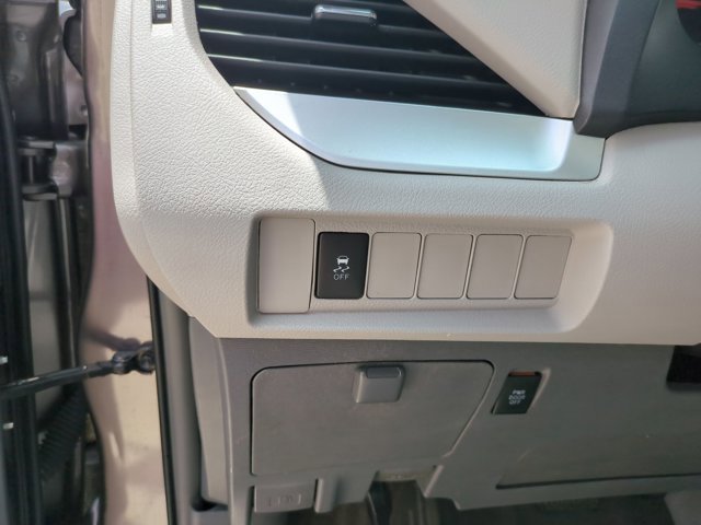 Used 2016 Toyota Sienna LE FWD image 13