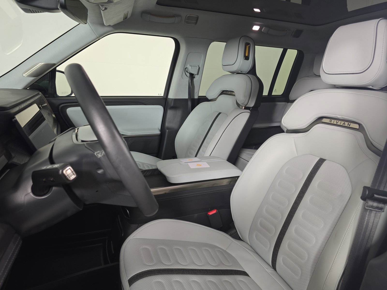 Used 2024 Rivian R1S Adventure AWD/4WD image 20