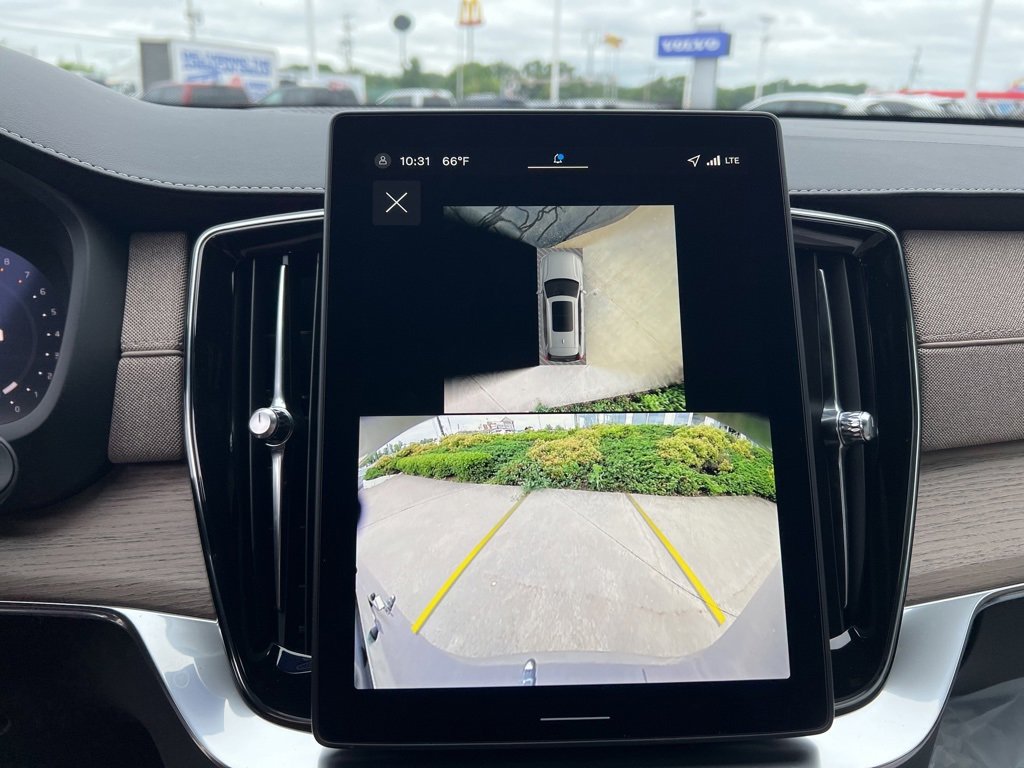 New 2026 Volvo XC90 B6 Plus w/ Protection Package Premier image 22