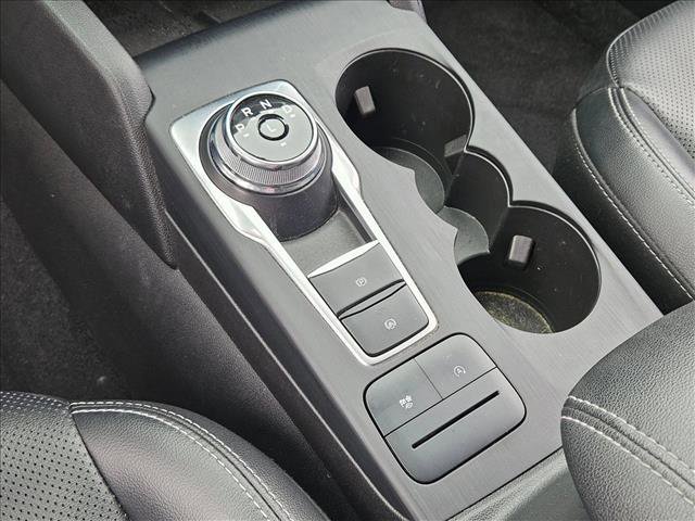 Used 2022 Ford Escape SEL w/ Technology Package FWD image 11