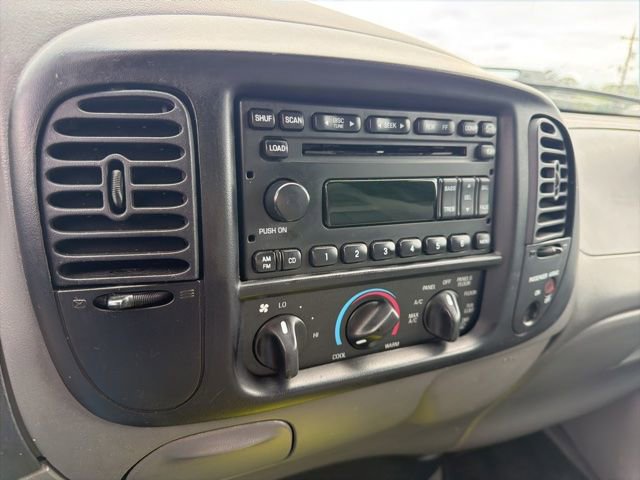 Used 2004 Ford F150 Lightning RWD image 9