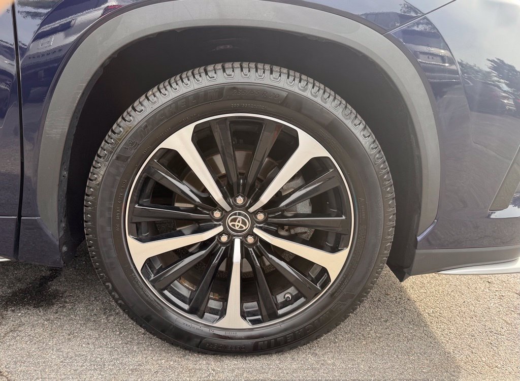Used 2021 Toyota Highlander XSE AWD/4WD image 26