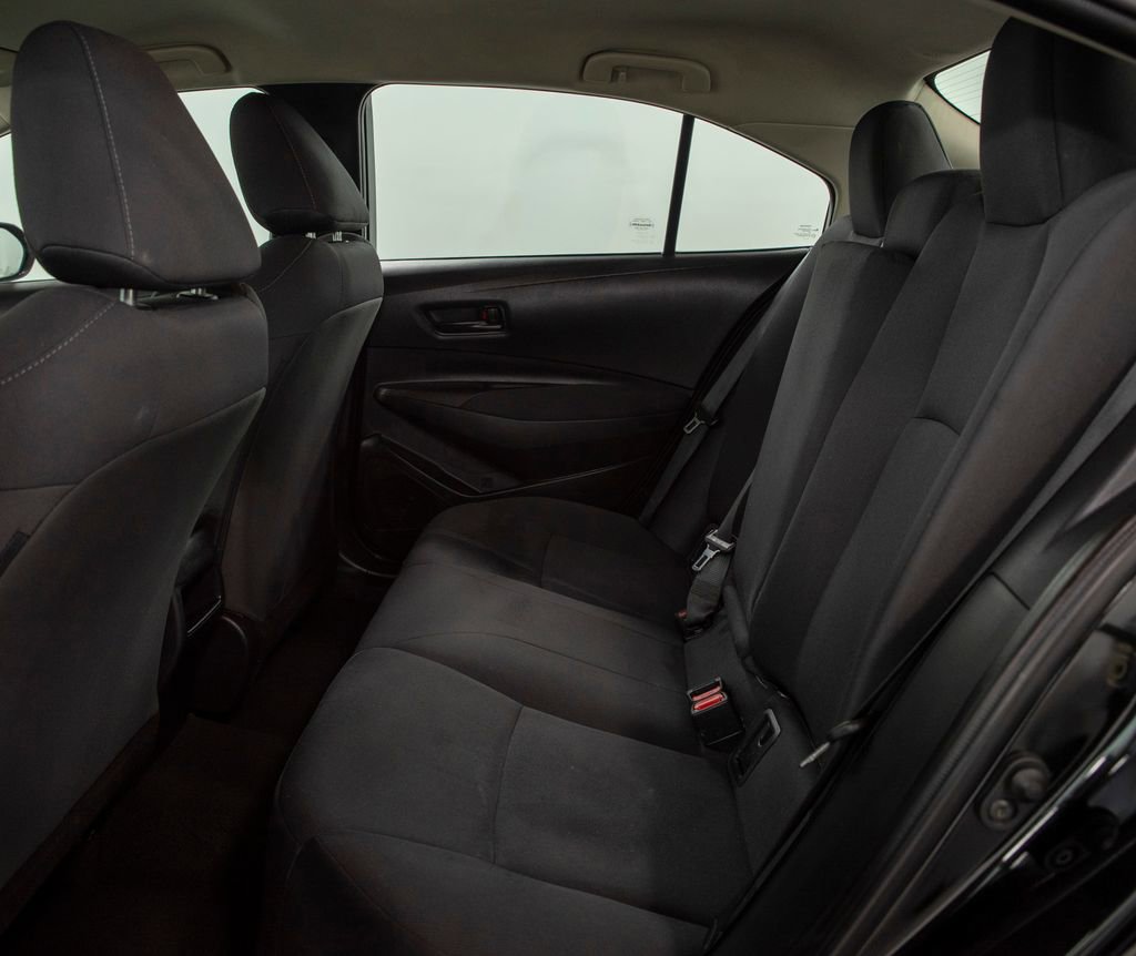 Used 2022 Toyota Corolla LE image 9