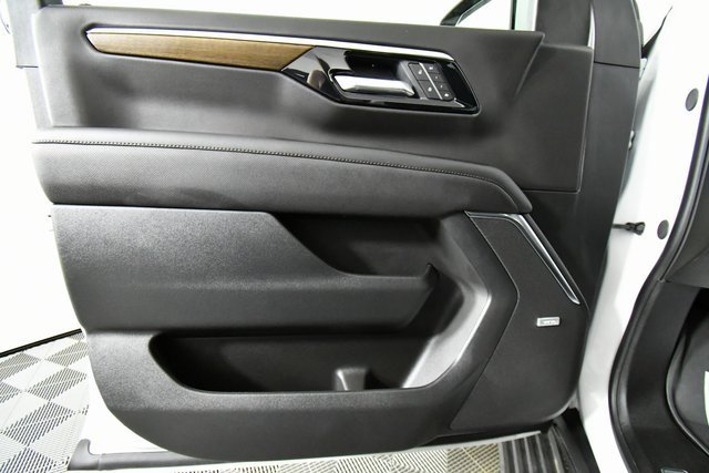 Certified 2025 Chevrolet Suburban High Country image 21