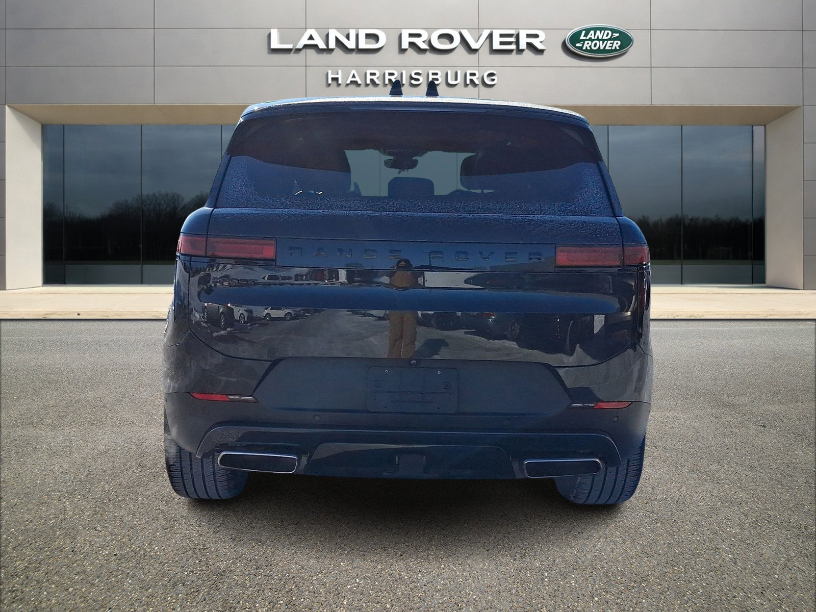 Used 2024 Land Rover Range Rover Sport SE image 3
