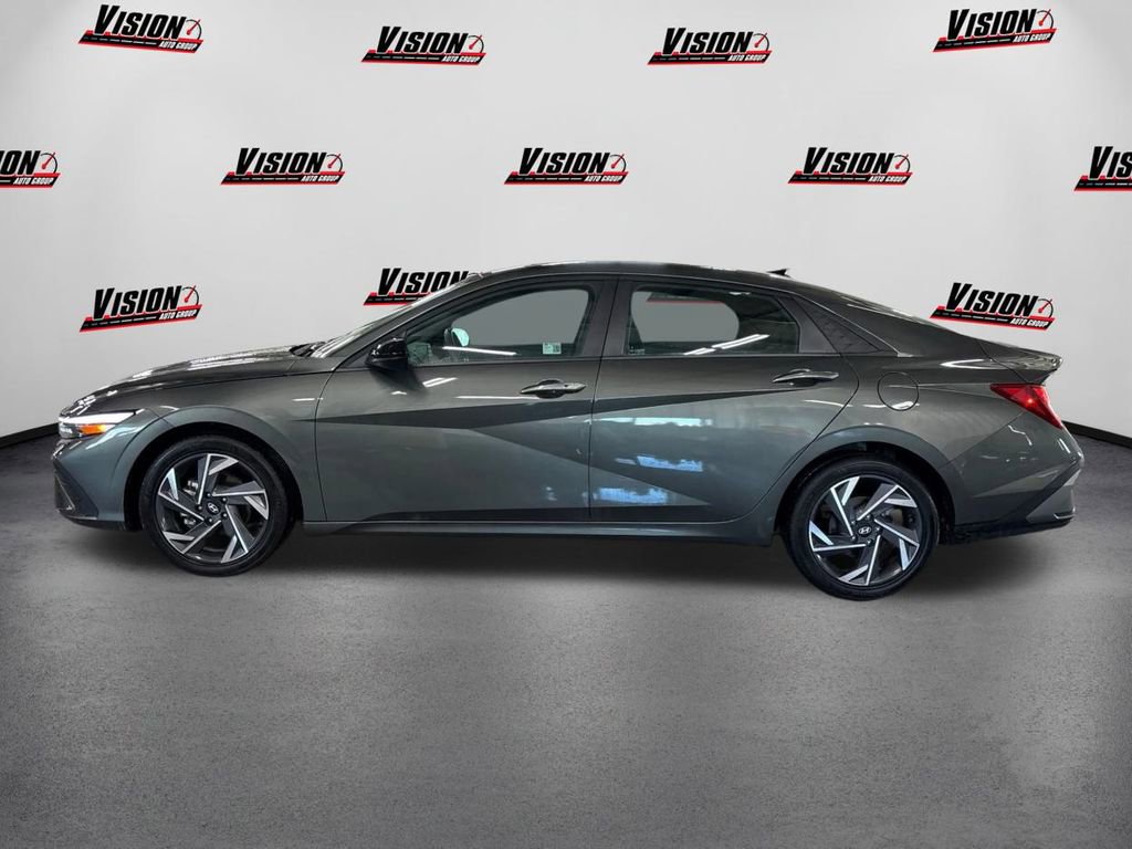 Certified 2025 Hyundai Elantra Sport image 8