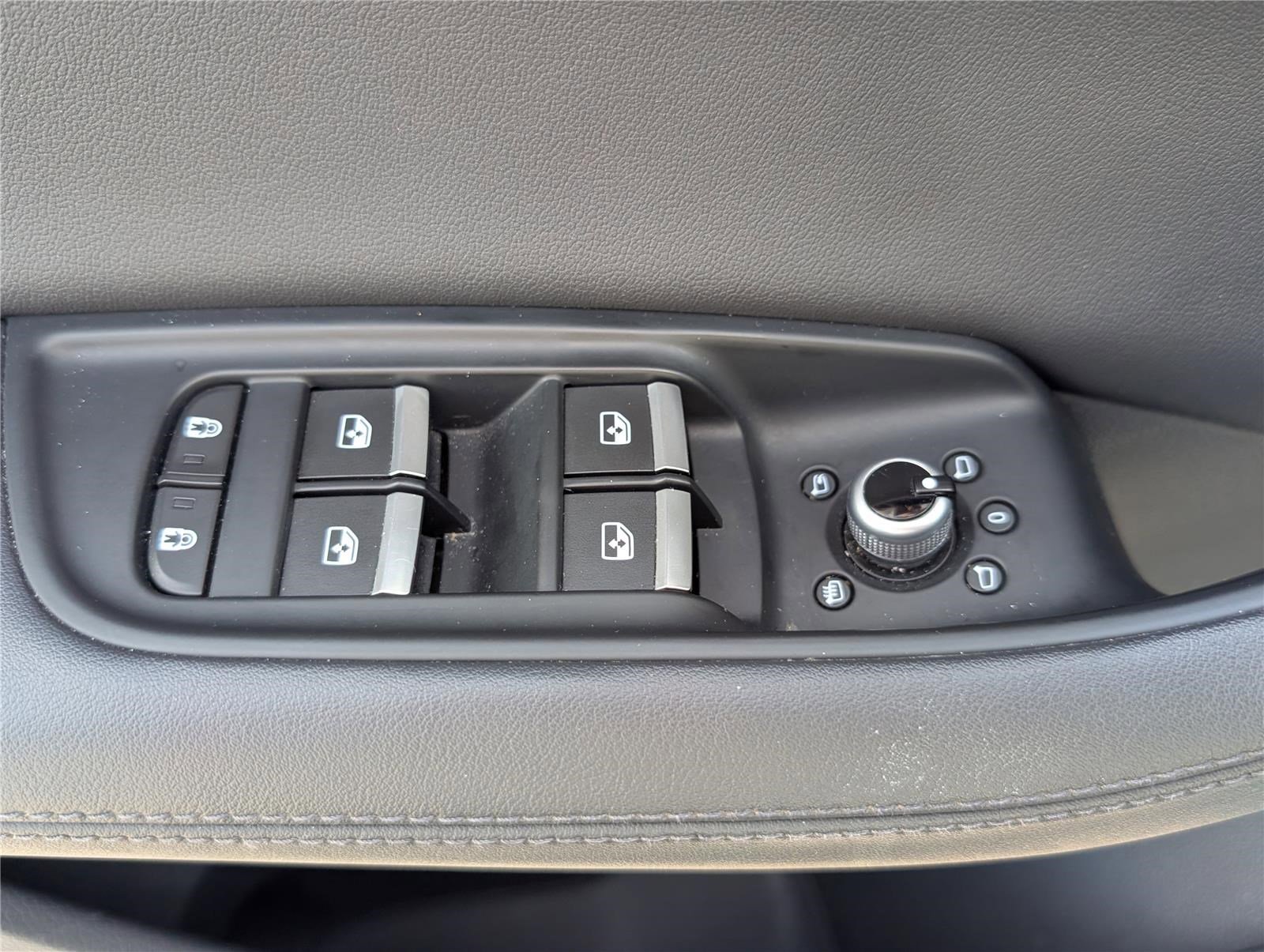 Used 2024 Audi Q7 3.0T Premium Plus image 21