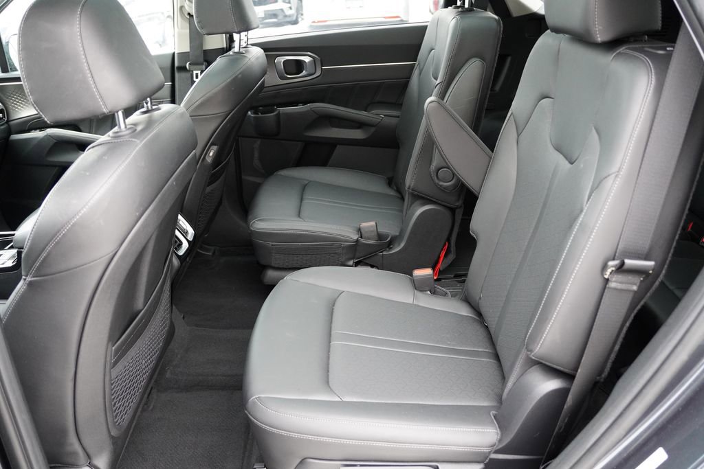 Certified 2022 Kia Sorento SX image 19