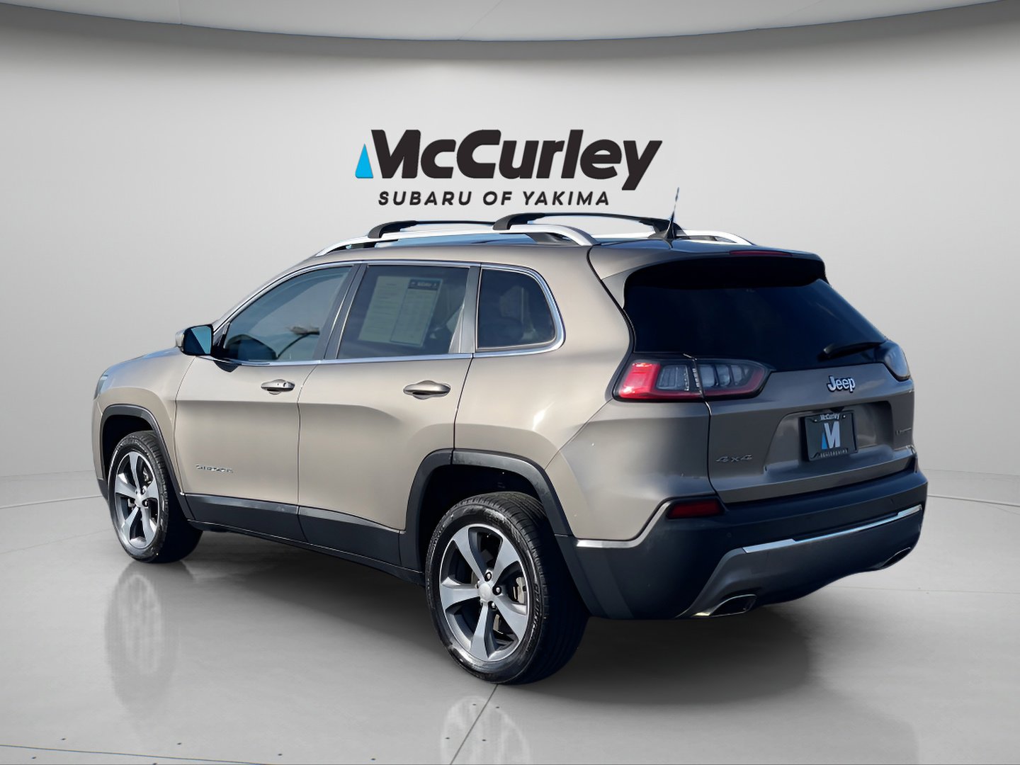Used 2019 Jeep Cherokee Limited image 3