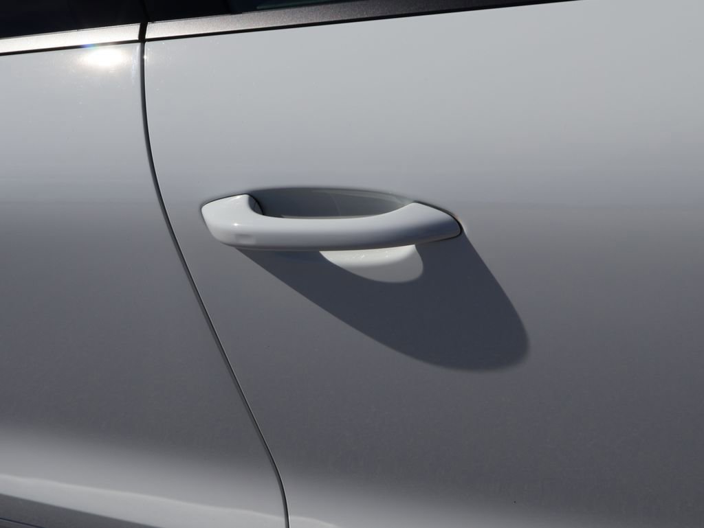 Certified 2023 Porsche Macan image 16