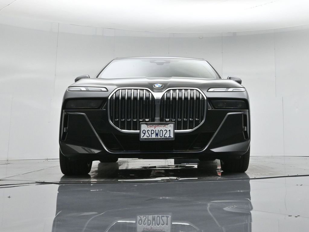 Used 2025 BMW 740i image 46