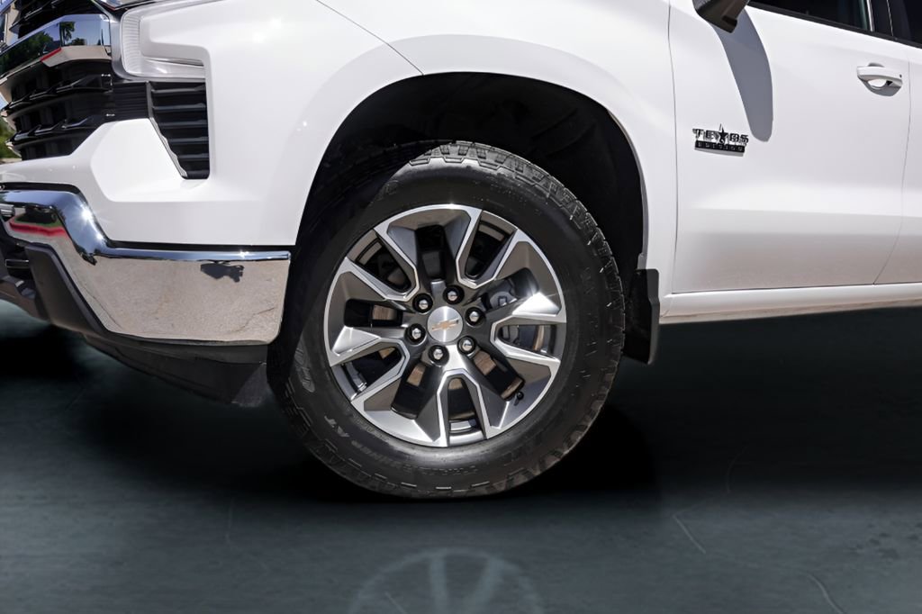 Used 2025 Chevrolet Silverado 1500 LT w/ Texas Edition Plus AWD/4WD image 4