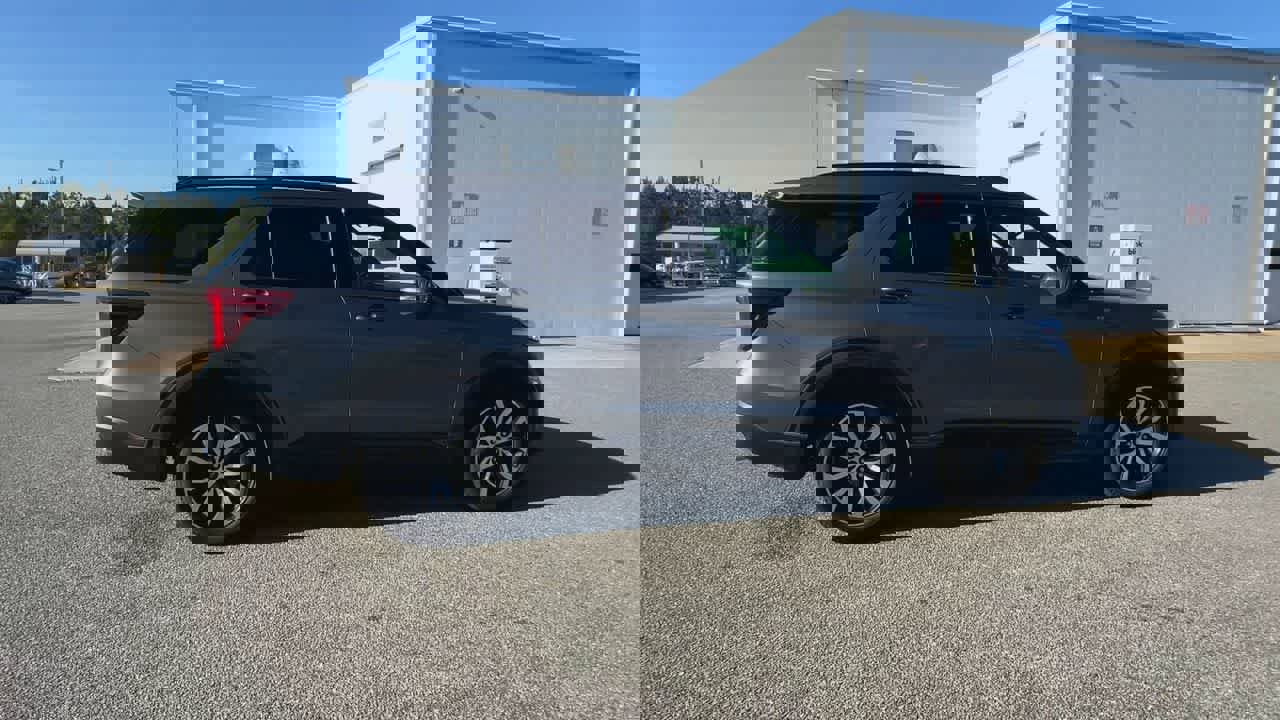 Used 2023 Ford Explorer ST-Line w/ Class IV Trailer Tow Package image 9