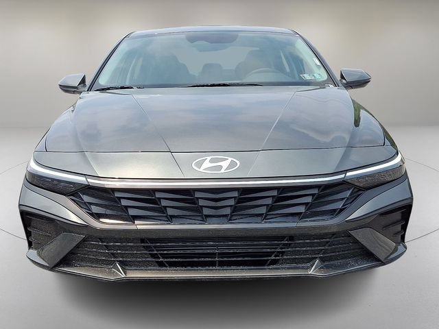 New 2026 Hyundai Elantra SE FWD video 2