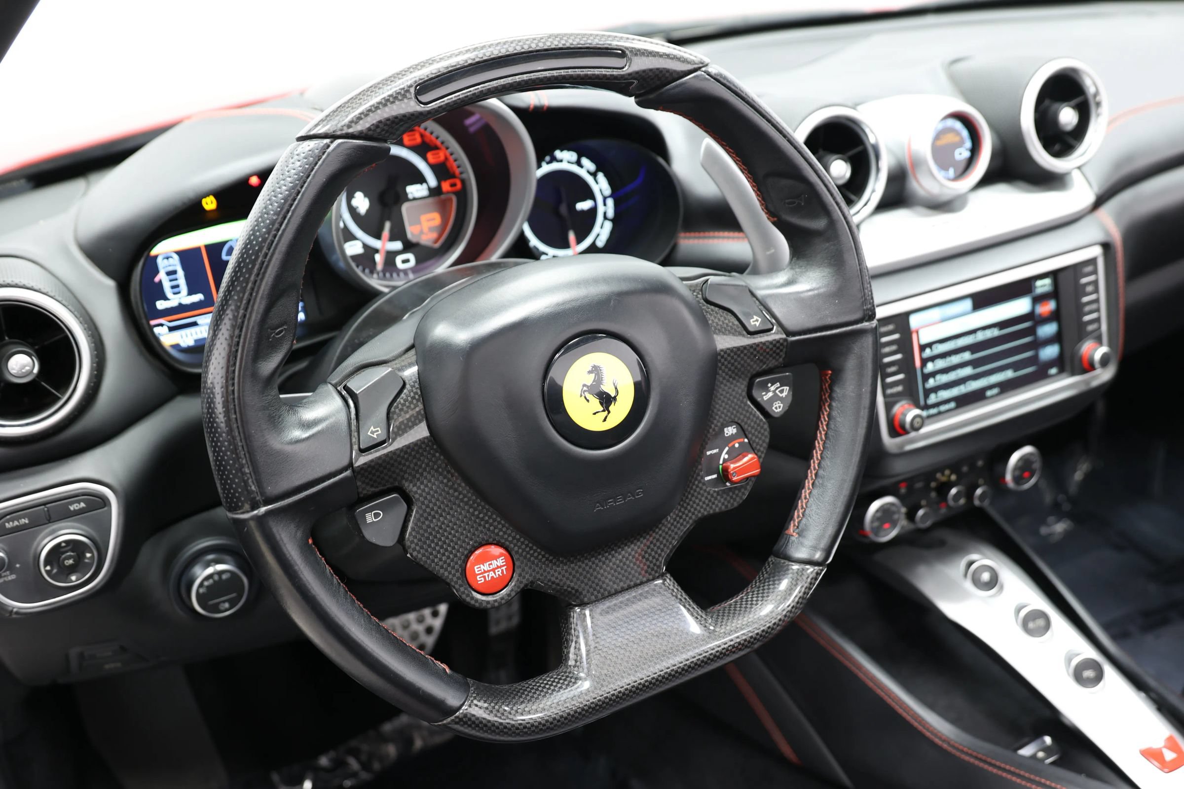 Used 2017 Ferrari California T RWD image 26