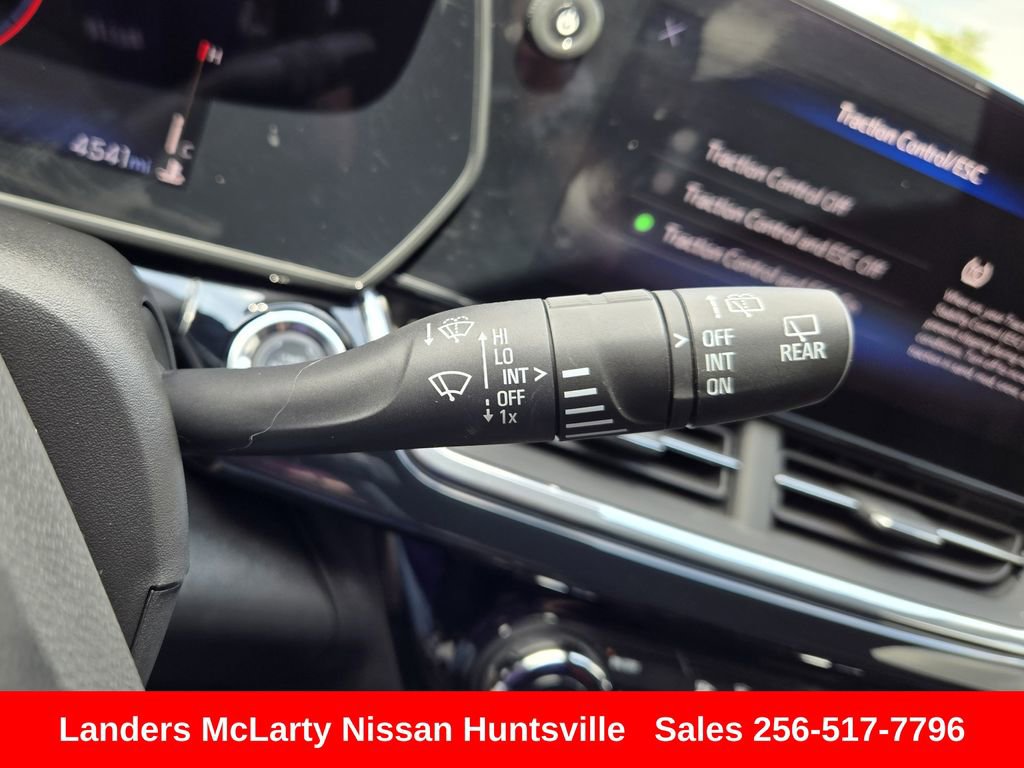 Used 2025 Chevrolet Trax RS w/ Driver Confidence Package FWD image 23
