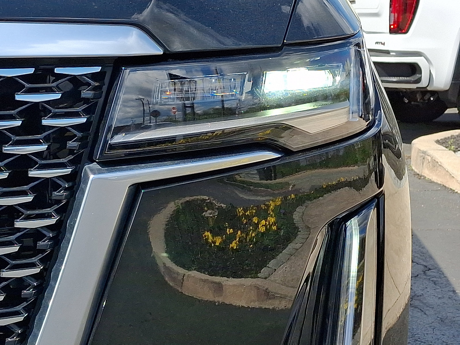 Used 2023 Cadillac Escalade Premium Luxury AWD/4WD image 9