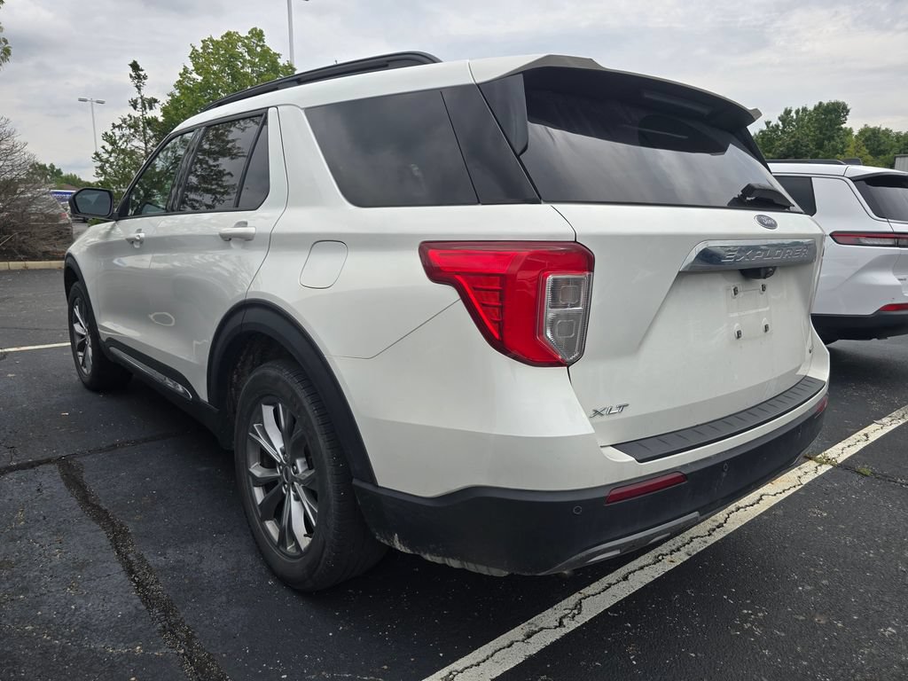 Used 2020 Ford Explorer XLT w/ Equipment Group 202A AWD/4WD image 5