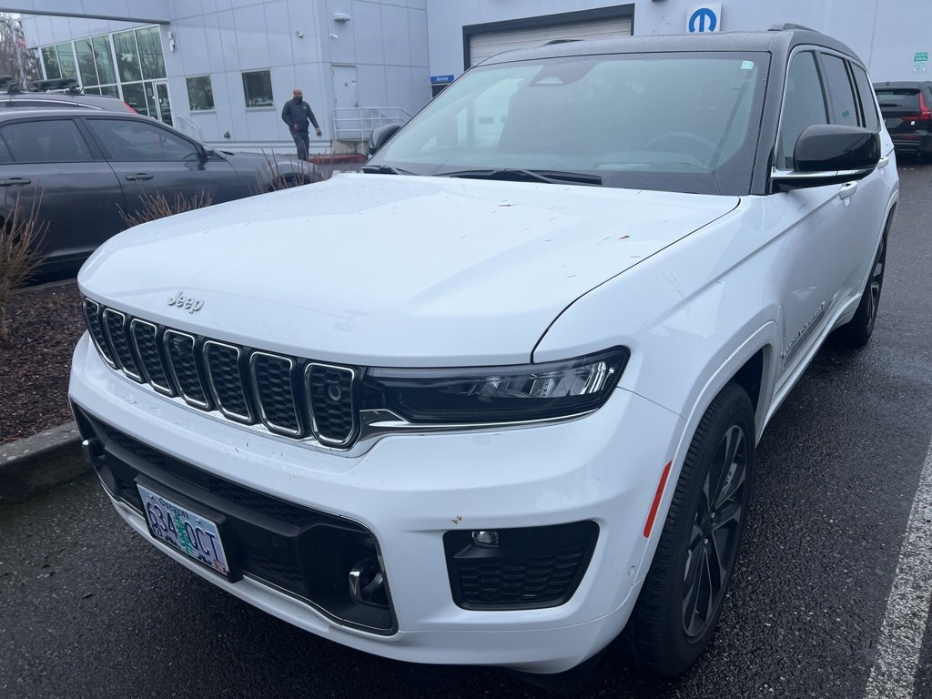 Used 2024 Jeep Grand Cherokee L Overland w/ Advanced Protech Group III image 3