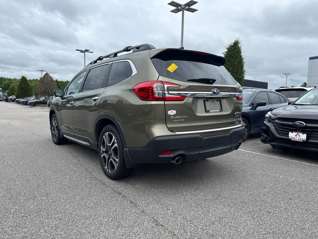 Used 2023 Subaru Ascent Touring AWD/4WD image 3
