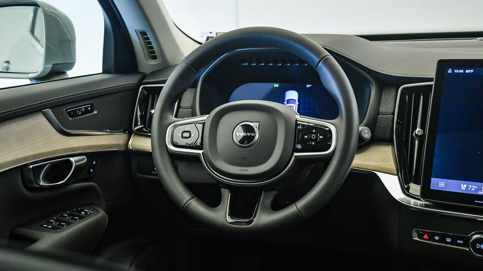 Certified 2025 Volvo XC90 B6 Core w/ Protection Package Premier image 12