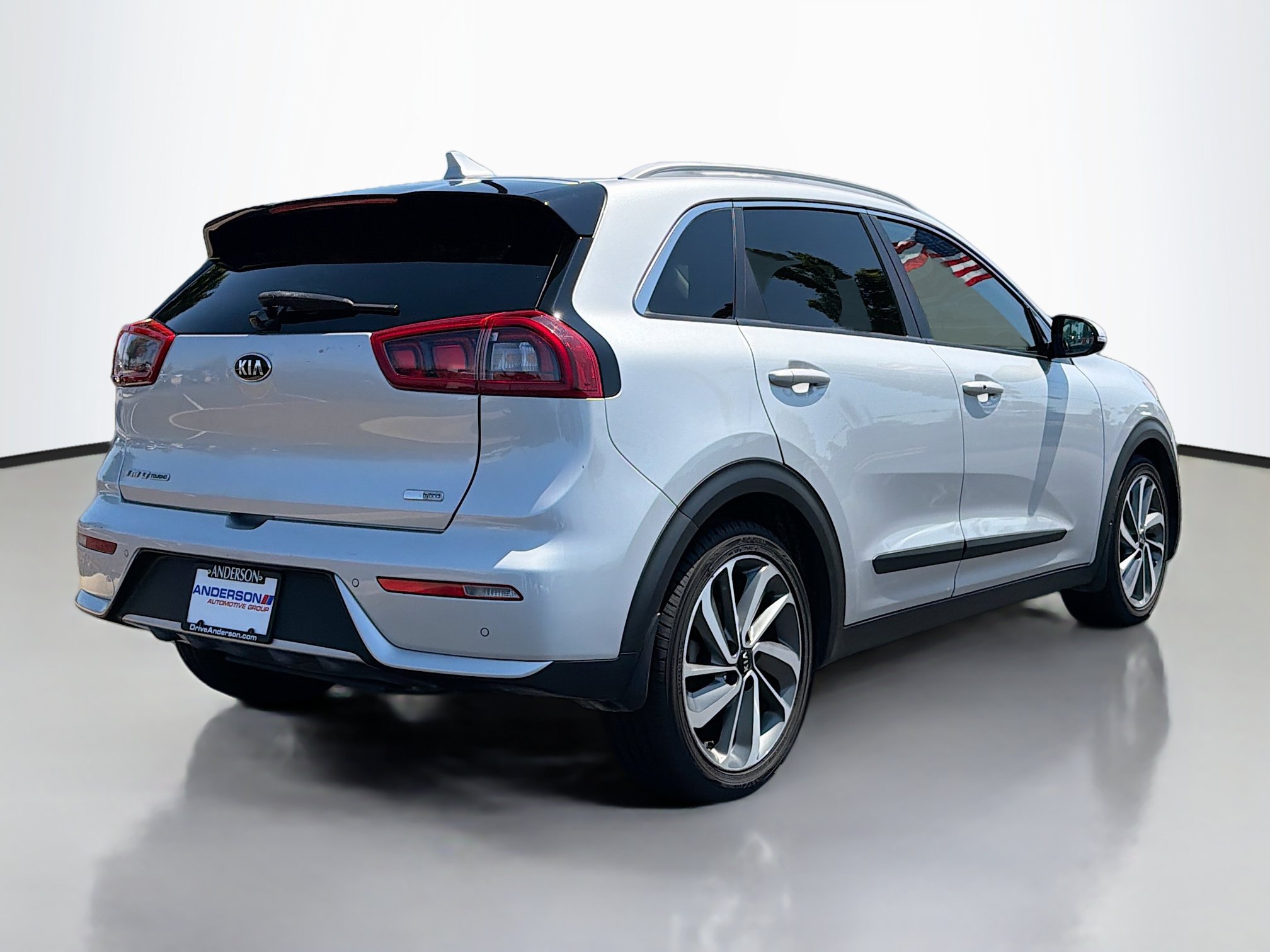 Used 2018 Kia Niro FWD image 2