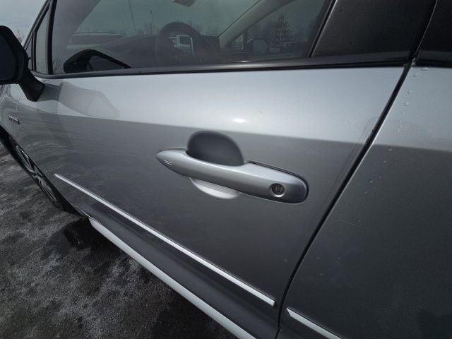 Used 2021 Toyota Corolla LE image 17