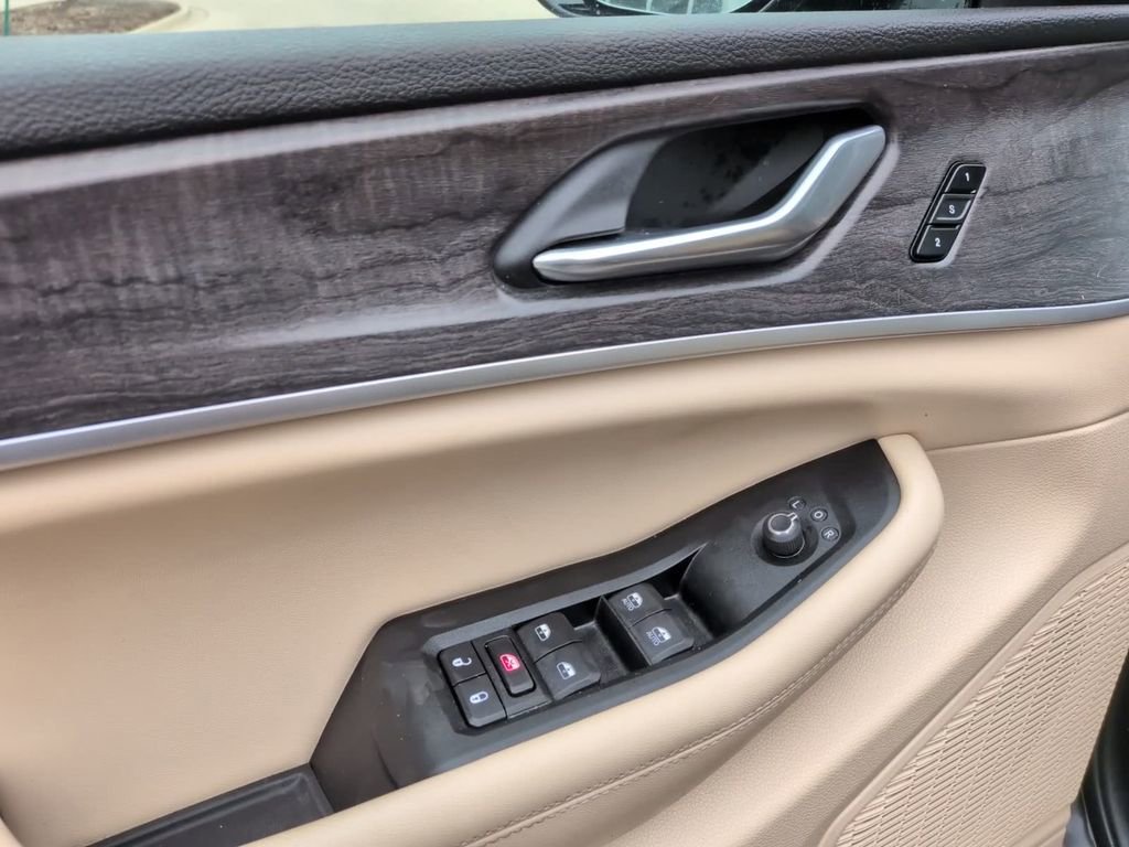 Used 2025 Jeep Grand Cherokee L Limited w/ Luxury Tech Group II image 20