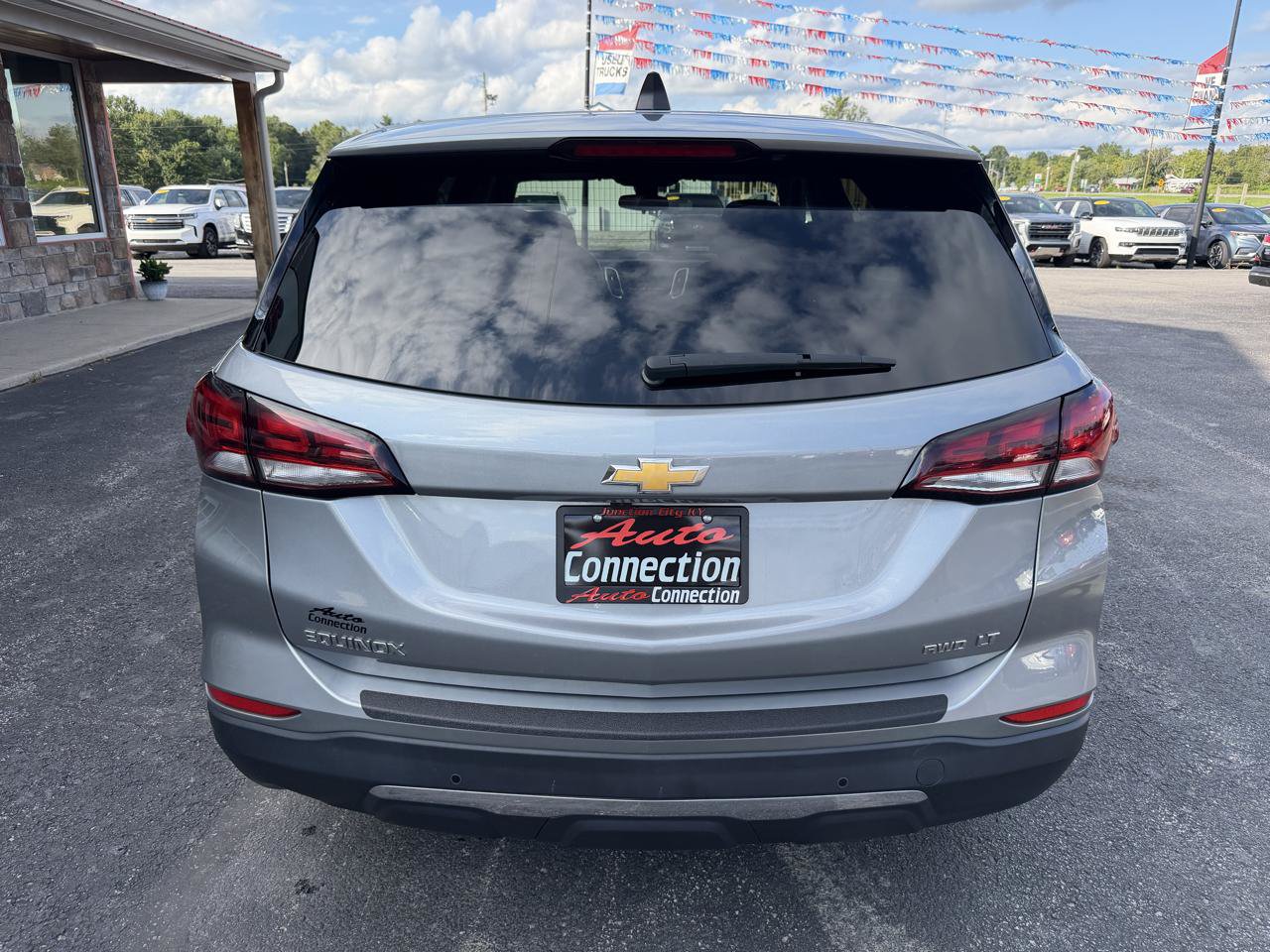 Used 2024 Chevrolet Equinox LT w/ Driver Convenience Package AWD/4WD image 6