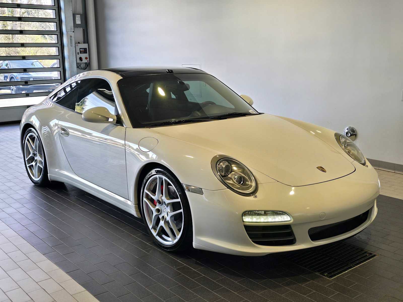 Used 2011 Porsche 911 Targa 4S AWD/4WD image 9