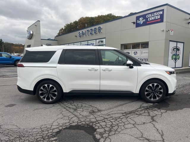 Used 2024 Kia Carnival EX image 4