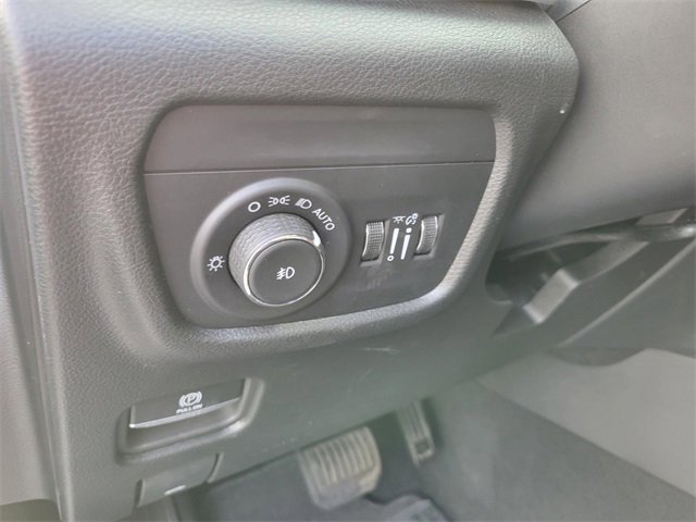 Used 2024 Jeep Grand Cherokee Limited image 25