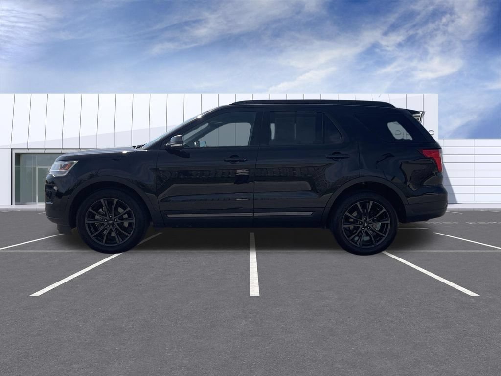 Used 2019 Ford Explorer XLT w/ Equipment Group 202A AWD/4WD image 5