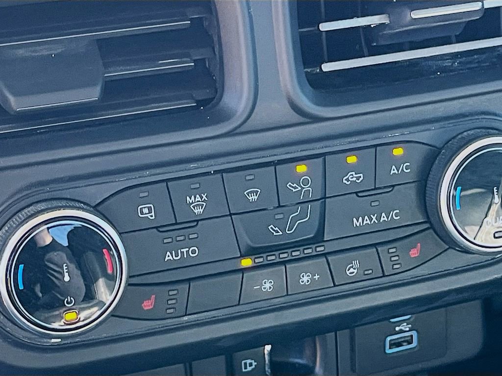 Used 2024 Ford Maverick Lariat w/ Black Appearance Package image 16