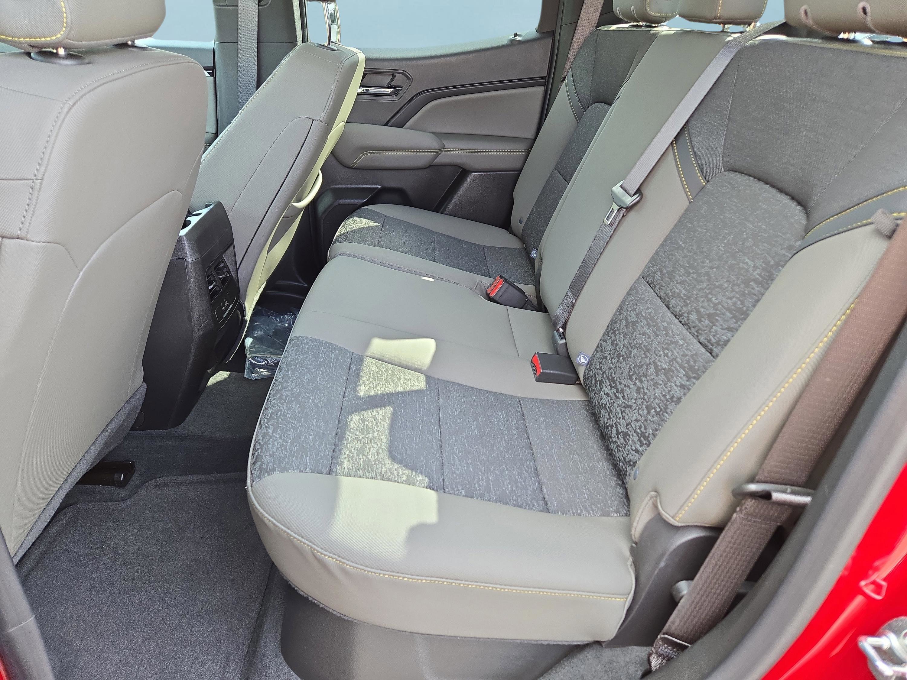 Certified 2024 Chevrolet Colorado ZR2 w/ Technology Package image 18