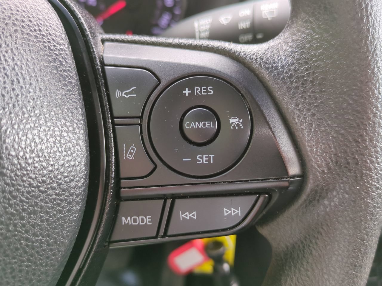 Used 2022 Toyota RAV4 LE FWD image 24