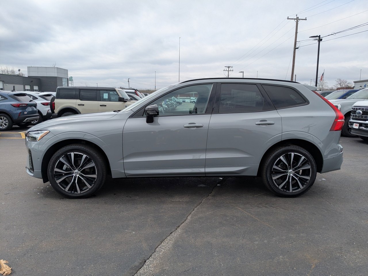 Used 2024 Volvo XC60 B5 Plus image 7