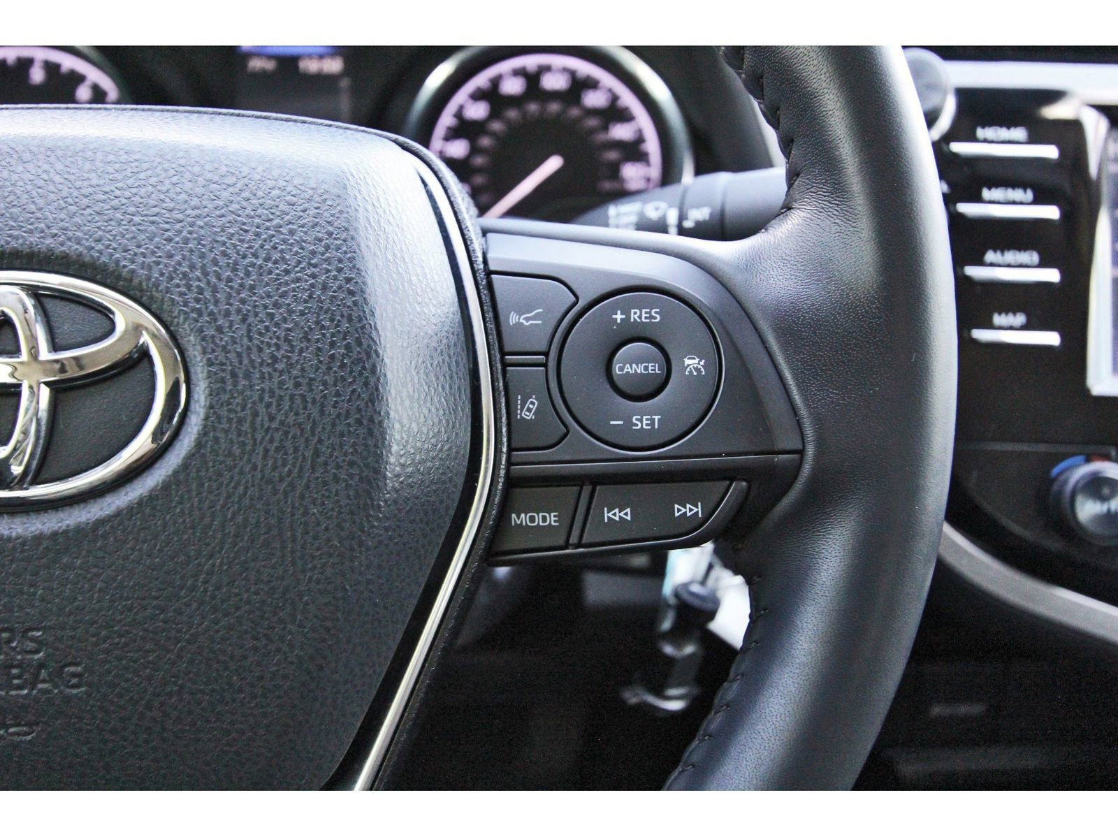 Used 2020 Toyota Camry SE image 16