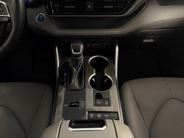 Used 2021 Toyota Highlander Platinum image 25