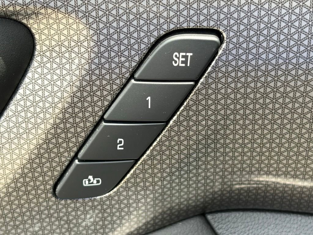 Used 2023 Chevrolet Traverse Premier w/ Redline Edition FWD image 33