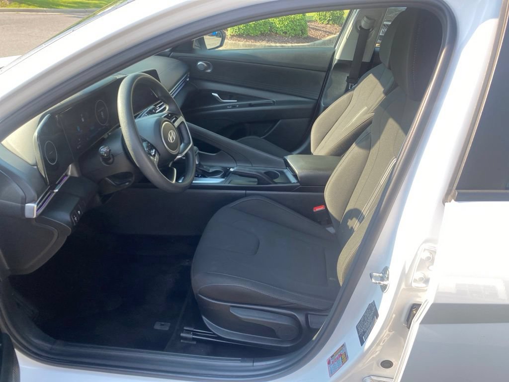 Used 2024 Hyundai Elantra SEL FWD image 17