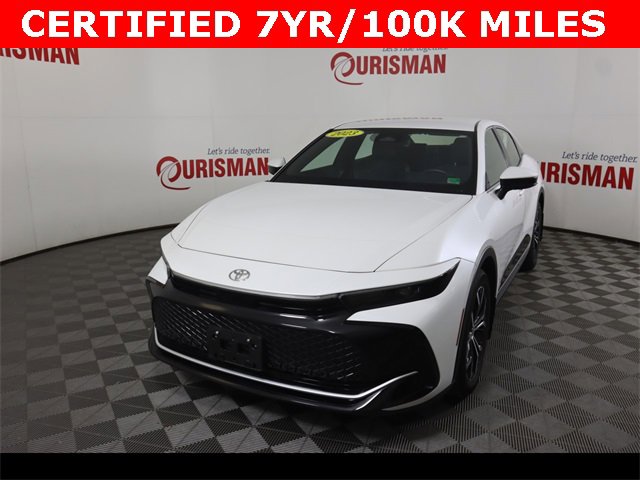 Used 2023 Toyota Crown XLE image 1