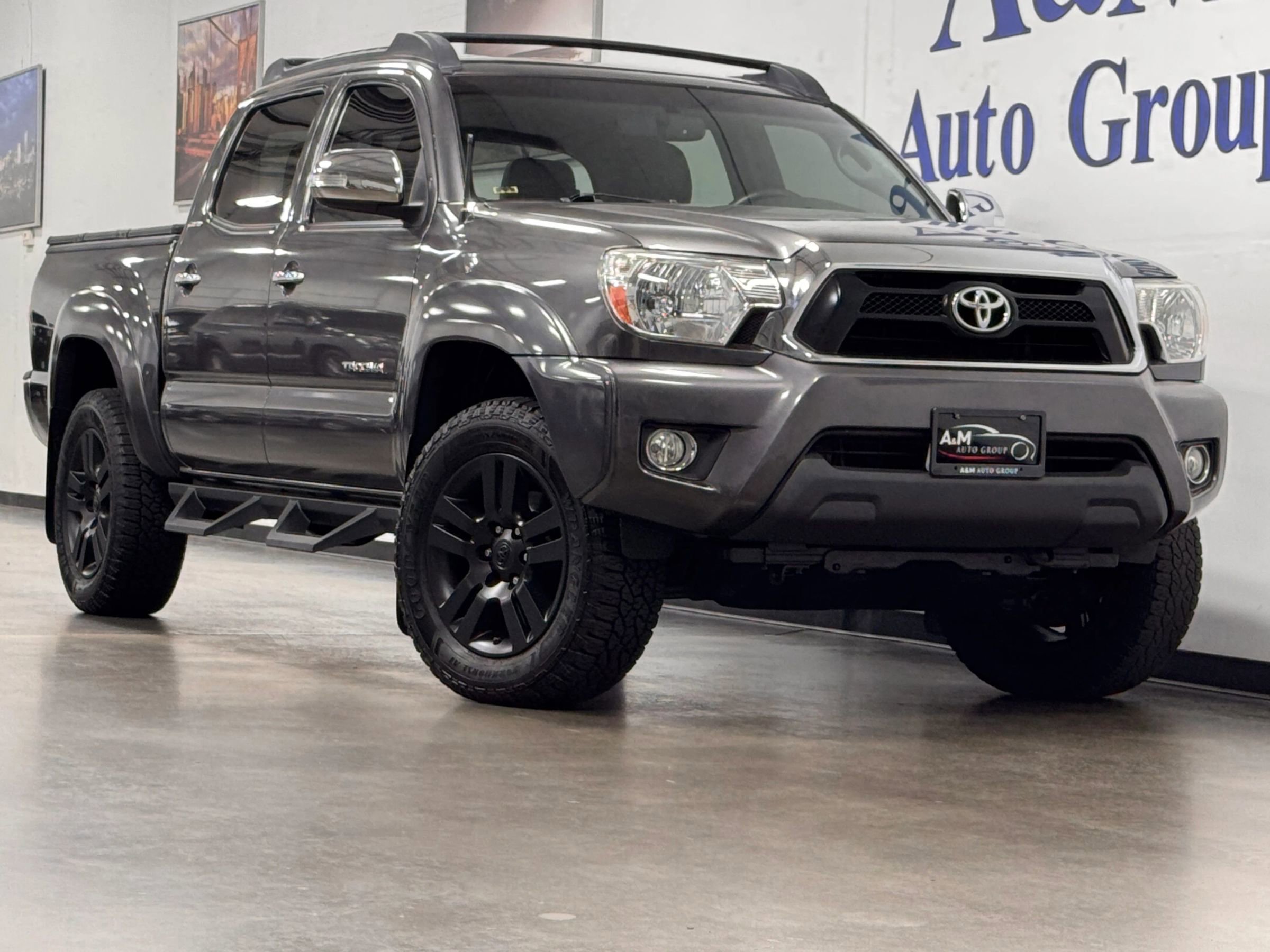 Used 2015 Toyota Tacoma 4x4 Double Cab w/ Limited Package image 1