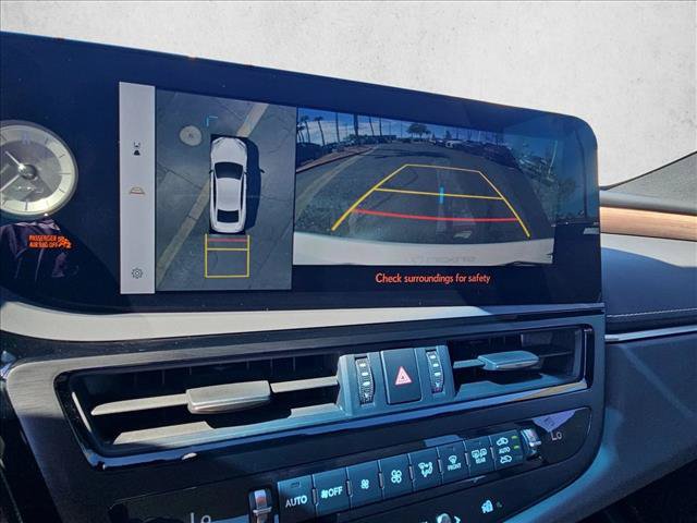 Used 2024 Lexus ES 300h w/ Luxury Package FWD image 14
