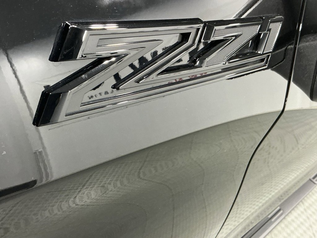 Used 2025 Chevrolet Silverado 1500 Custom Trail Boss w/ Dark Appearance Package image 5